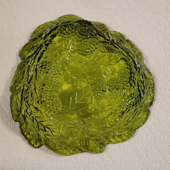 Vintage Indiana Glass Loganberry Green Glass Candy Dish Cottagecore Trinket Dish - Picture 5 of 10